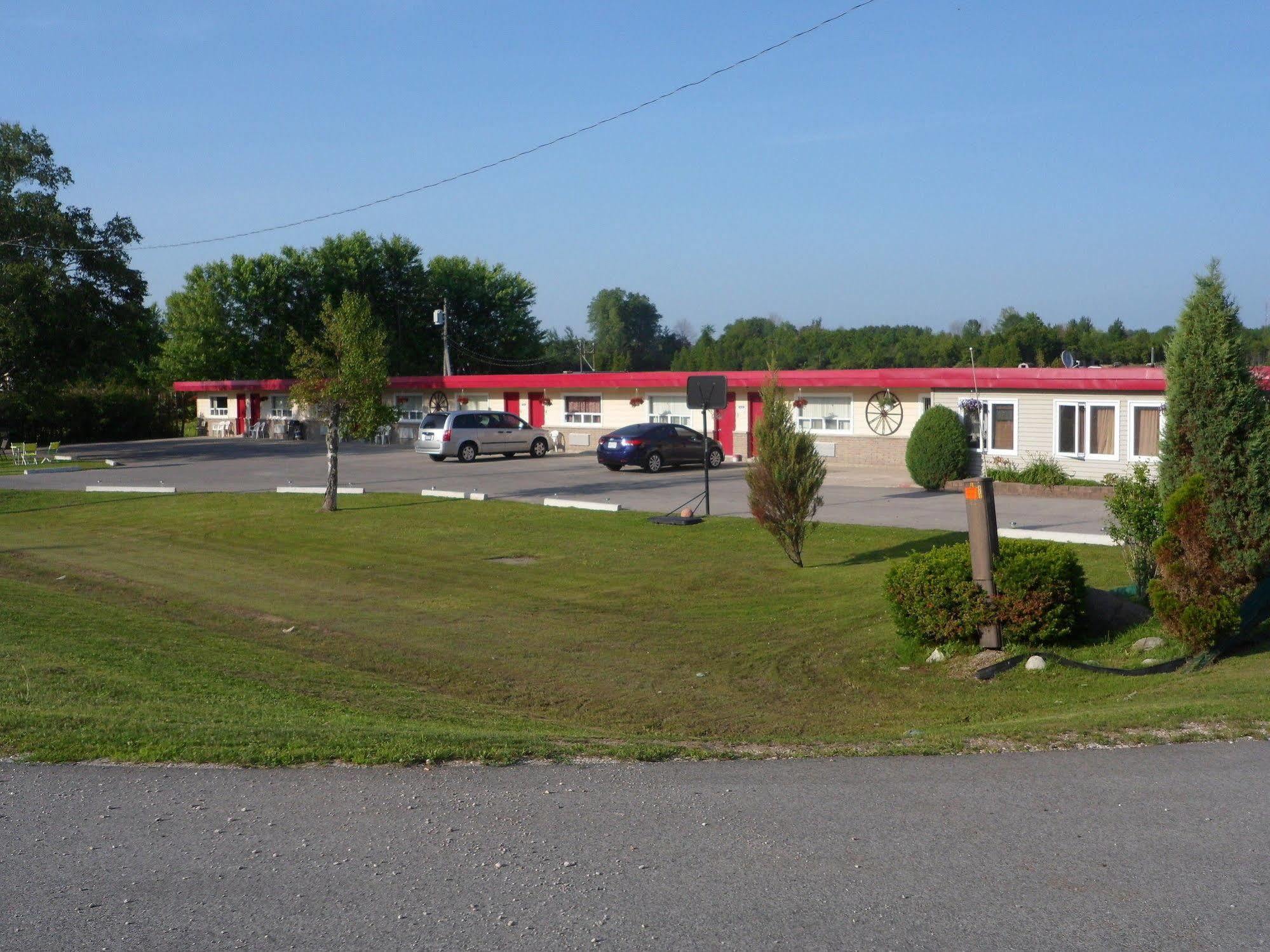 The Silver Birch Motel Годерич Экстерьер фото